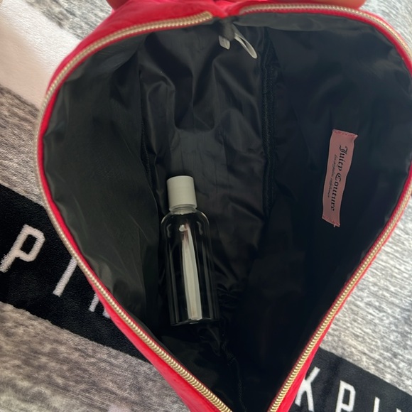 Super Cute Plushy Soft Cosmetics Bag from Juicy Couture 🎀 - Picture 7 of 8